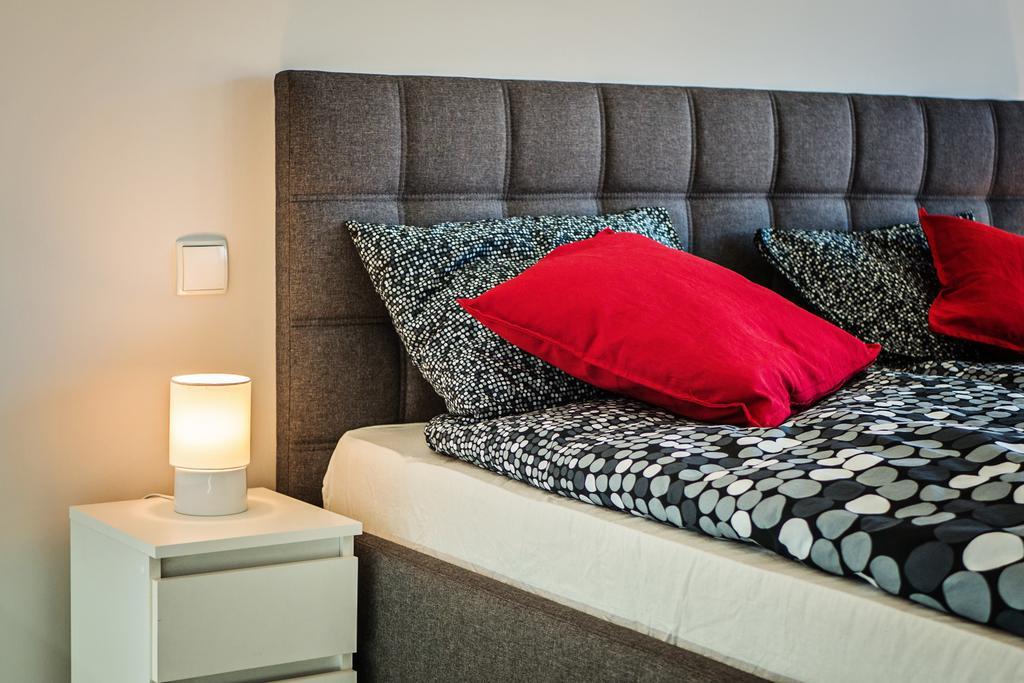 Good Time Apartments - Boznicza 1 I Male Garbary 8 Poznań Eksteriør billede
